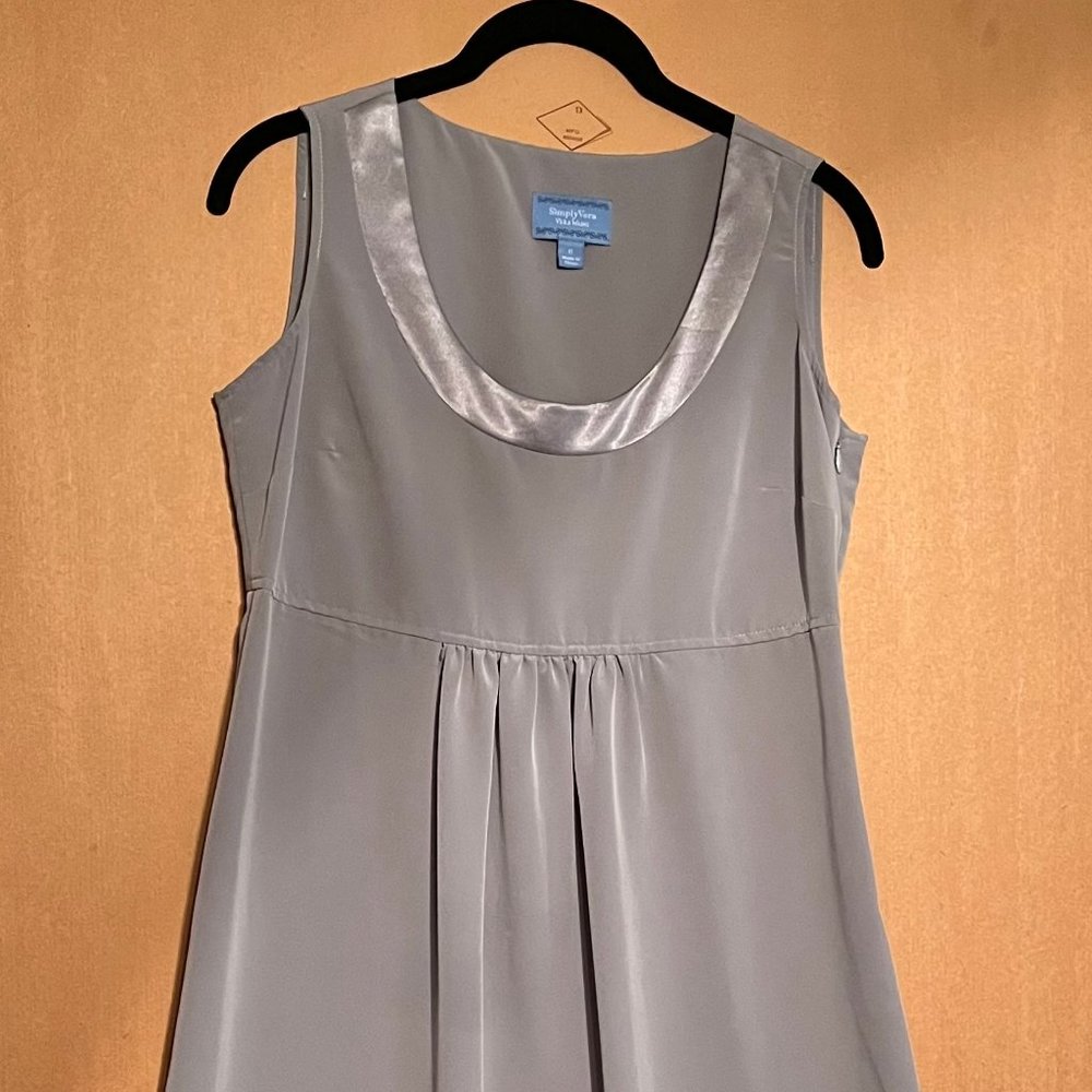 Simple A-line dress in grey